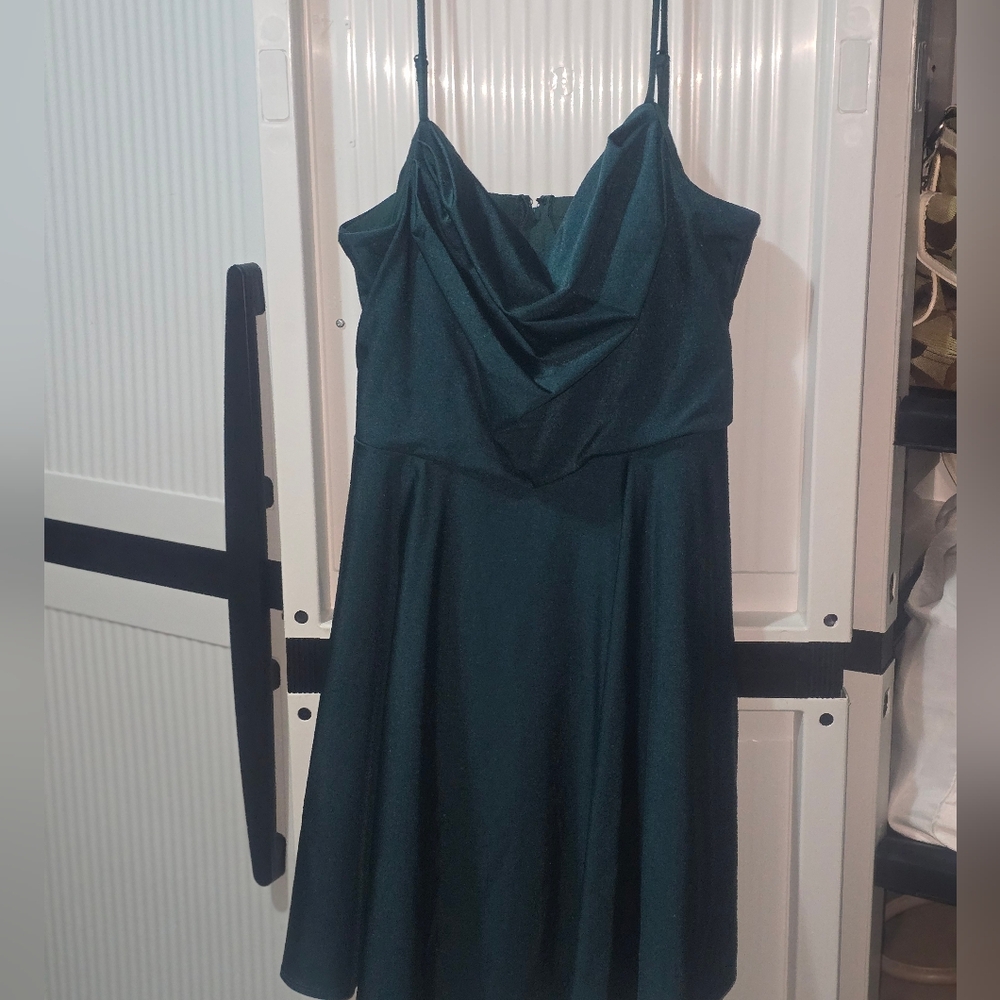 City studio nwot emerald green dress